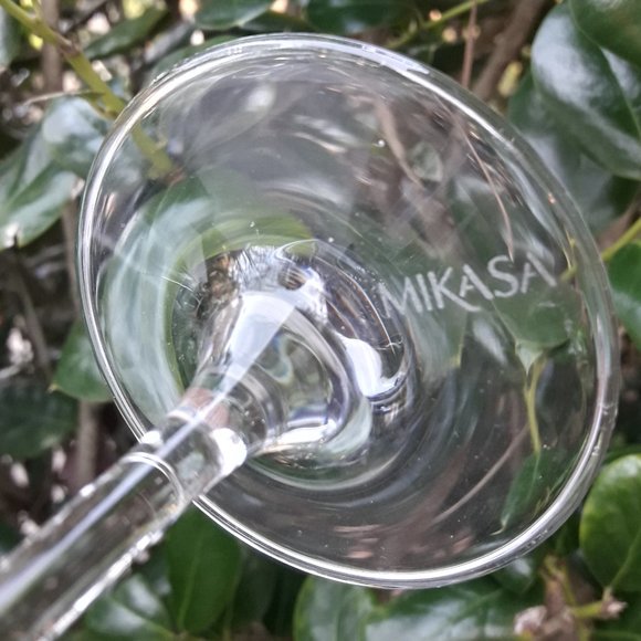 Toasting Glasses Set of 4 Etched Glass Flutes Mikasa Crystal Polka Dots Swirls - Picture 8 of 16